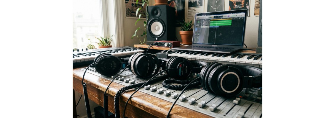 Best Headphones for Music & Studio Use | Musicmaker Ireland